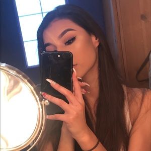 Meet your Posher, Crystal